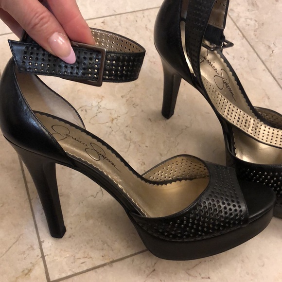 Jessica Simpson Heels - Picture 2 of 3